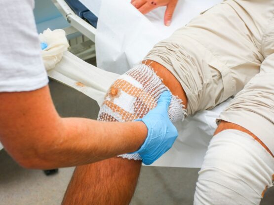 7 Wound Care Clinic Near Me: When to Go and How Specialized Care Helps Healing